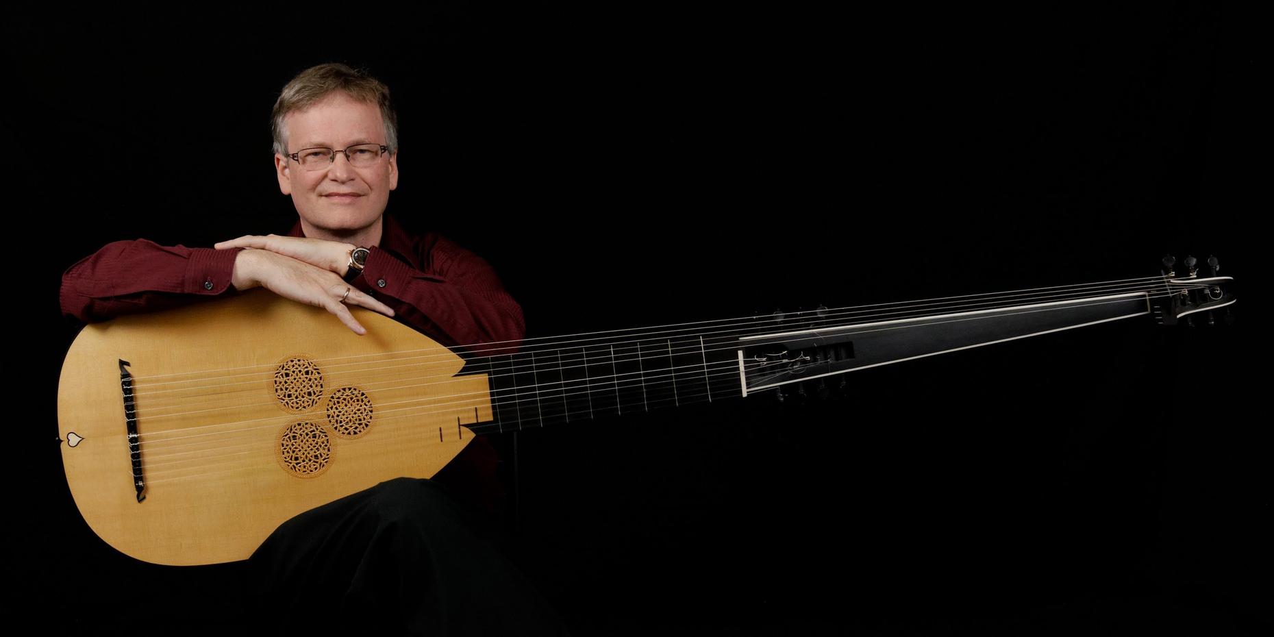 J.S. Bach: Prelude in C Minor "pour le luth" BWV 999; David Tayler, archlute