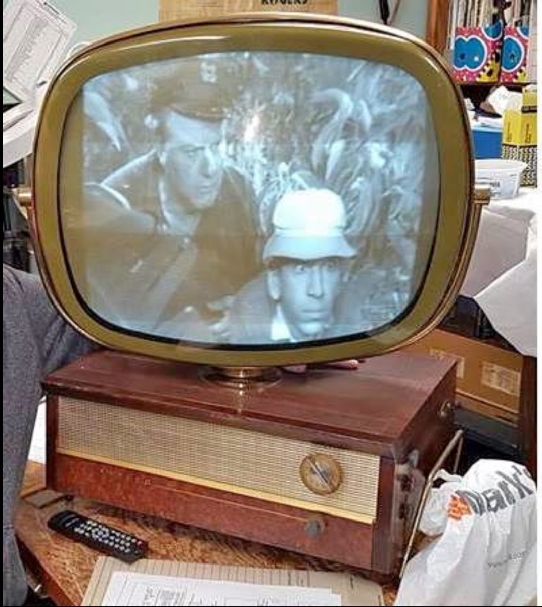 해외 장터 여행(2) - Philco TV set