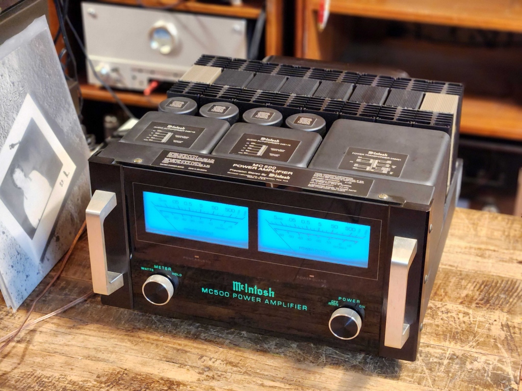 Mcintosh 맥킨토시 베스트셀러 MC500 스테레오 파워엠프 입니다 -A급 220V 후기모델-